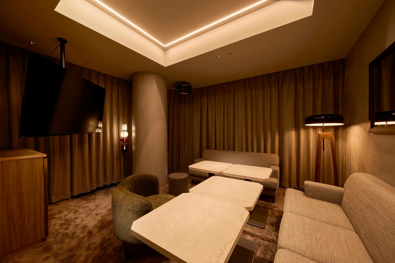 キャバクラ リオ立川 VIPルーム1